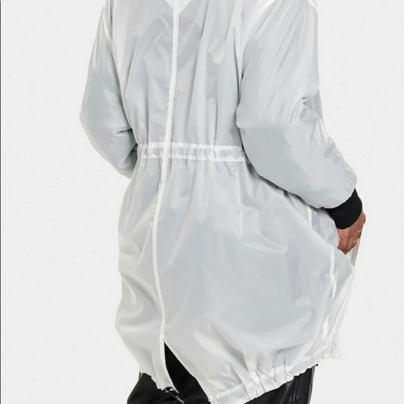 Ugg Ripstop hooded Anorak Brittany Sz small NWT - Picture 2 of 5